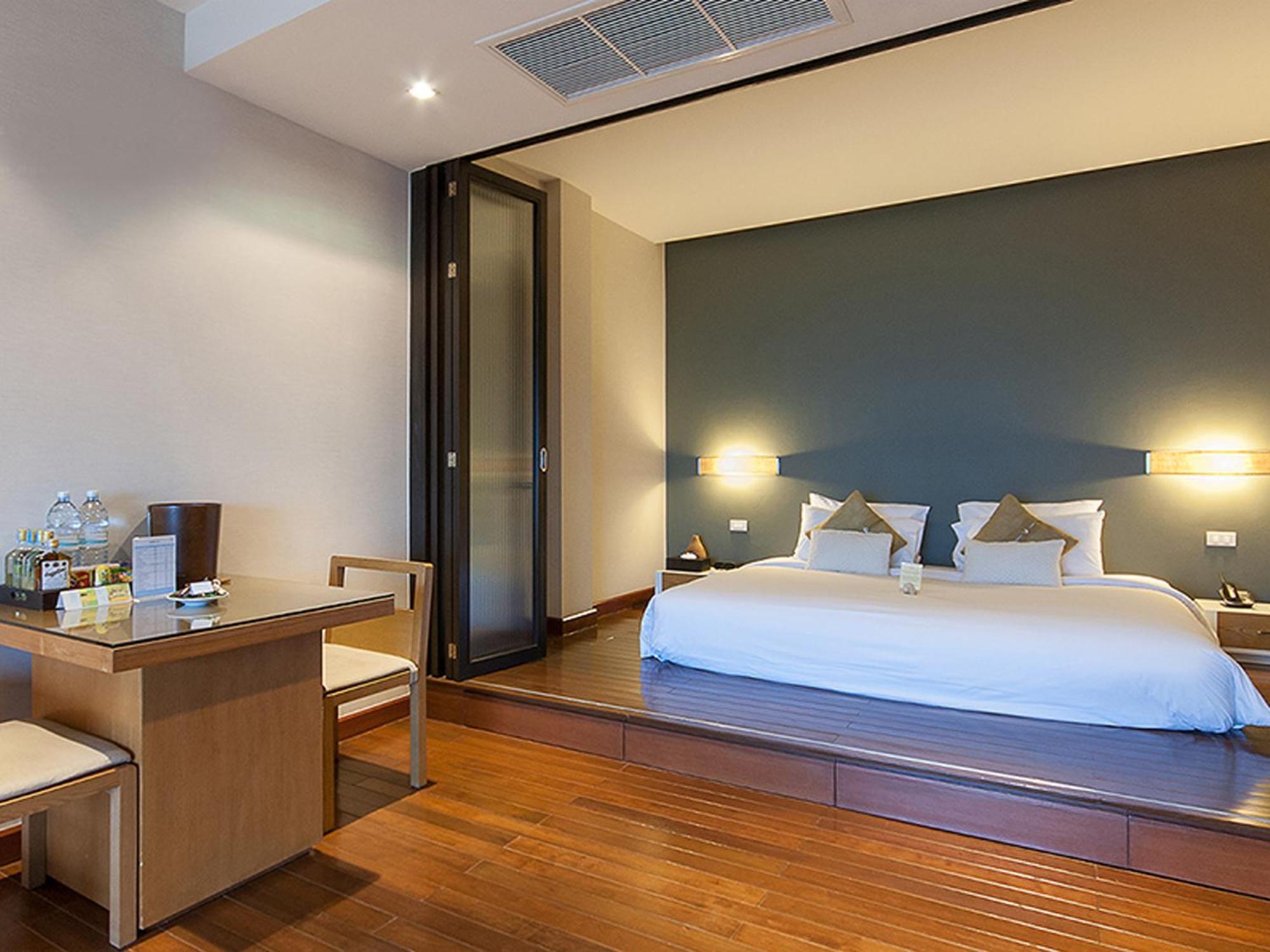 The Sea Koh Samui Beachfront Resort & Spa Exterior foto